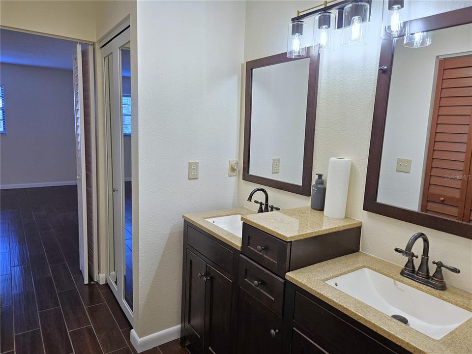 出租: $1,700 (2 贝兹, 2 浴室, 1064 平方英尺)