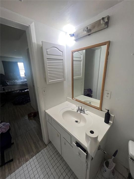 For Sale: $80,000 (1 beds, 1 baths, 767 Square Feet)