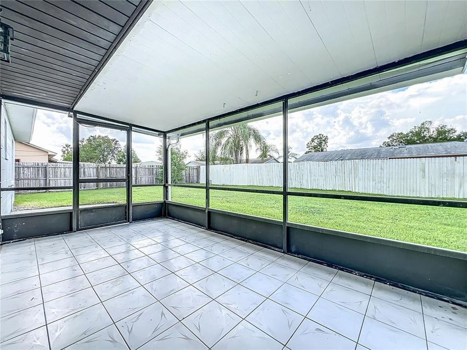 For Rent: $2,200 (4 beds, 2 baths, 1366 Square Feet)