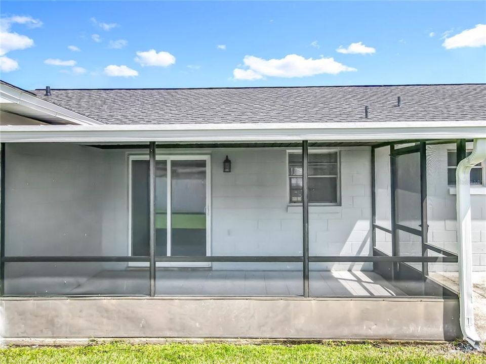 For Rent: $2,200 (4 beds, 2 baths, 1366 Square Feet)