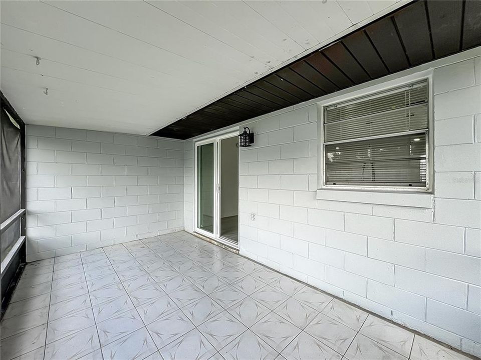 For Rent: $2,200 (4 beds, 2 baths, 1366 Square Feet)