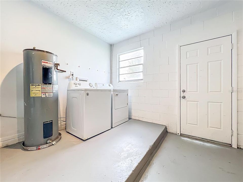 For Rent: $2,200 (4 beds, 2 baths, 1366 Square Feet)