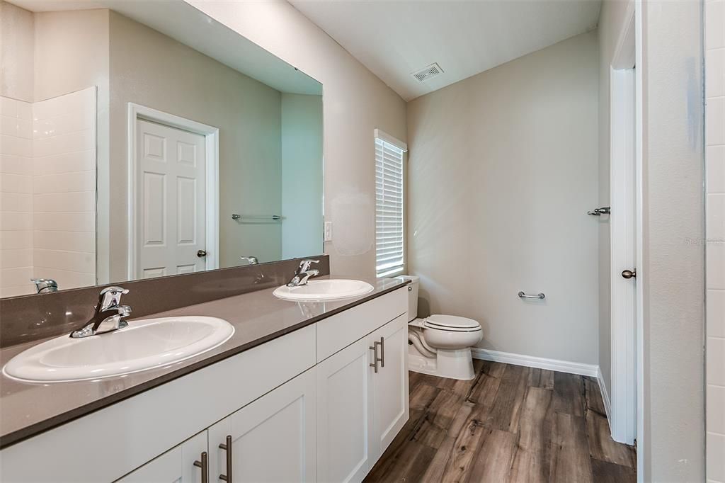 En Venta: $315,826 (3 camas, 2 baños, 1615 Pies cuadrados)