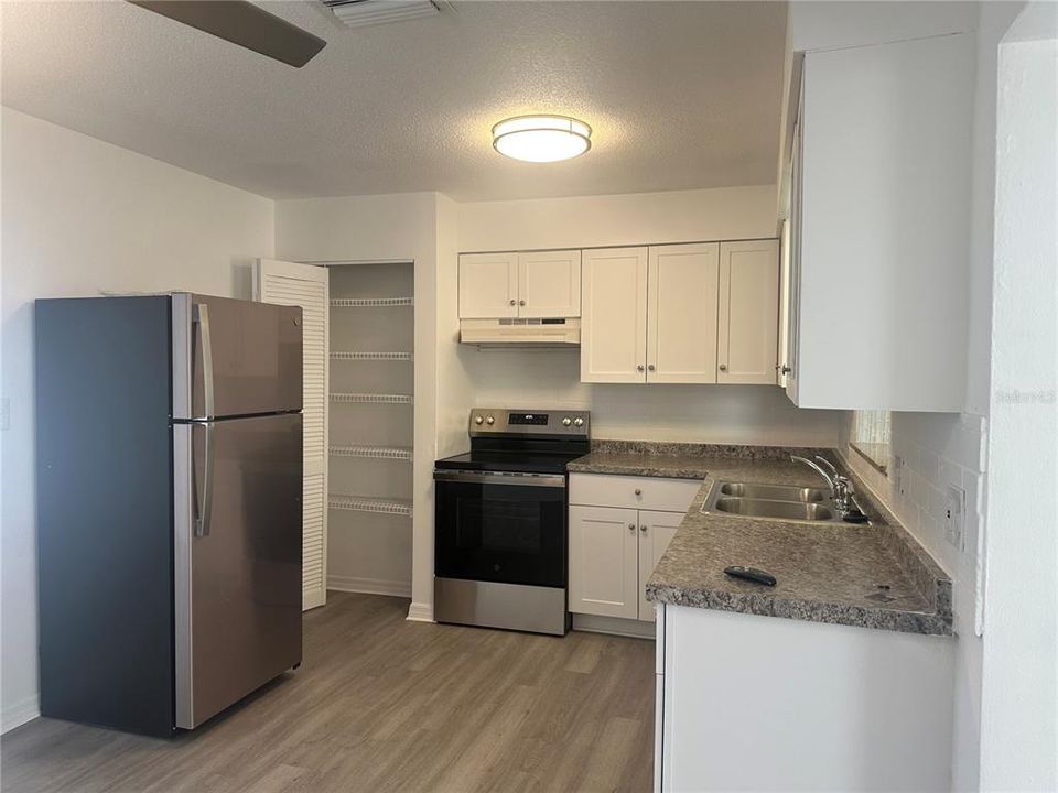 В аренду: $2,750 (3 спален, 2 ванн, 1354 Квадратных фут)