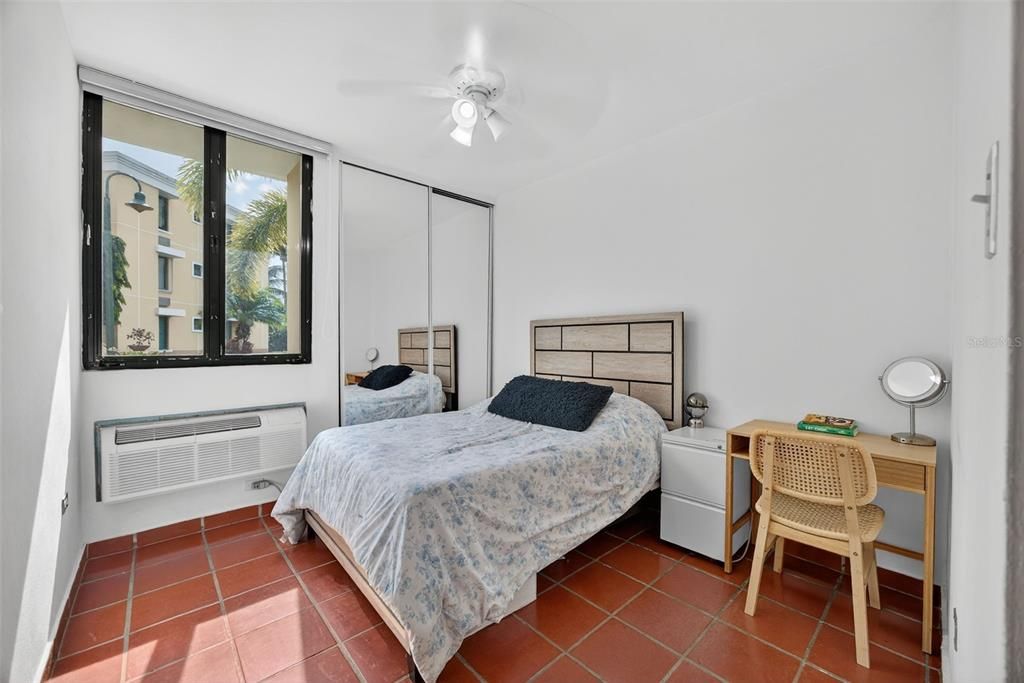 For Sale: $400,000 (3 beds, 2 baths, 1564 Square Feet)