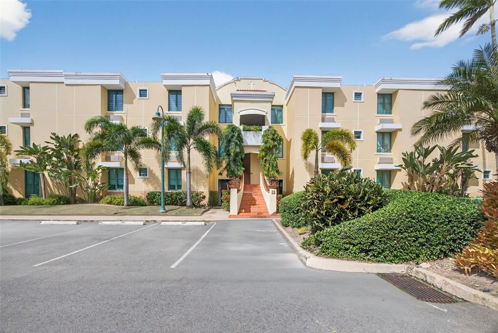 For Sale: $400,000 (3 beds, 2 baths, 1564 Square Feet)