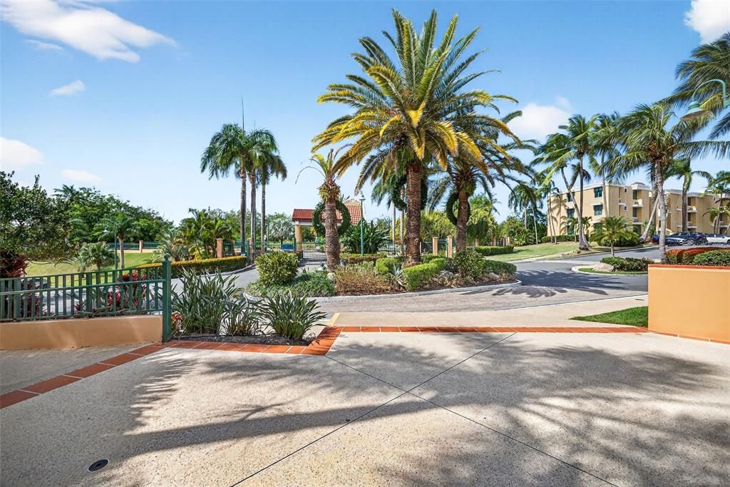 For Sale: $400,000 (3 beds, 2 baths, 1564 Square Feet)