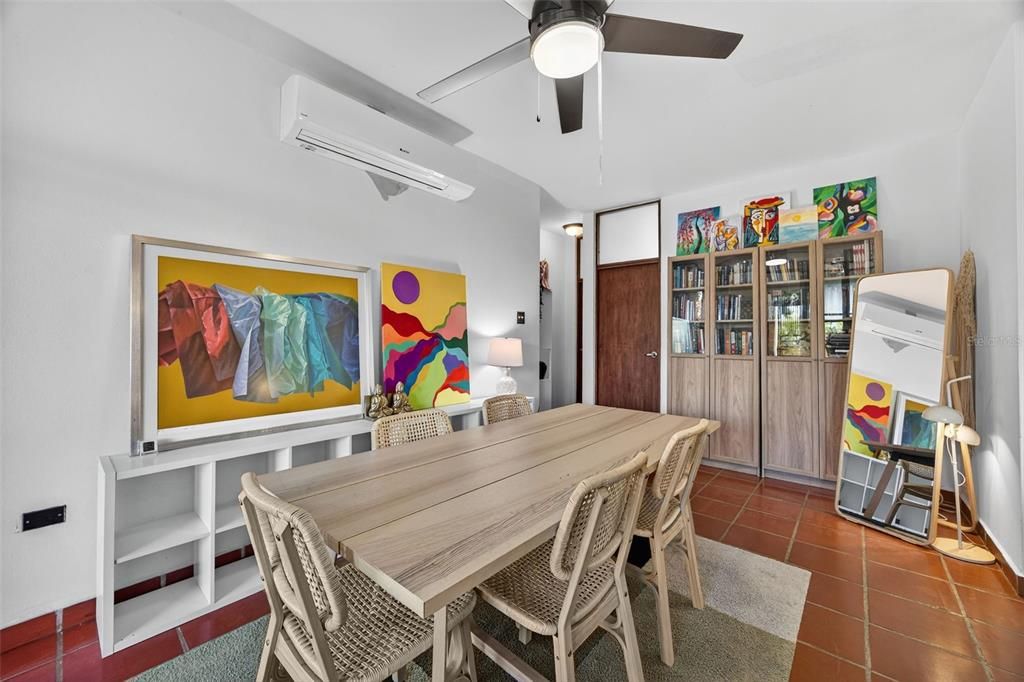 For Sale: $400,000 (3 beds, 2 baths, 1564 Square Feet)