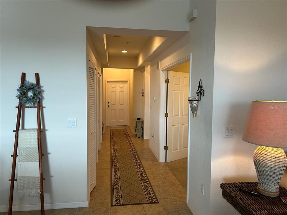 For Sale: $274,900 (2 beds, 2 baths, 1334 Square Feet)