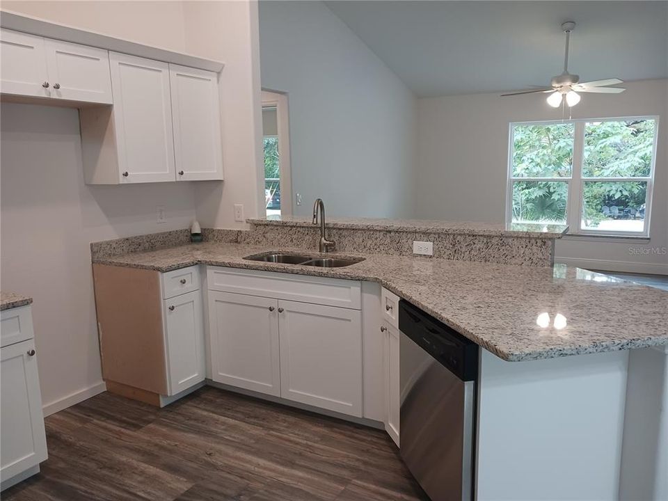 待售: $349,900 (3 贝兹, 2 浴室, 1438 平方英尺)