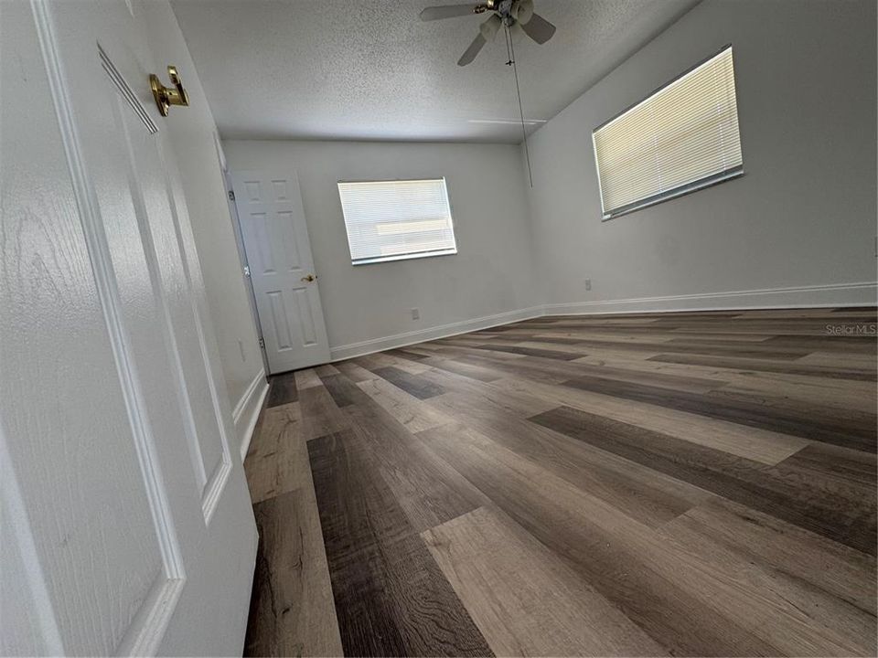 На продажу: $355,000 (3 спален, 2 ванн, 1296 Квадратных фут)