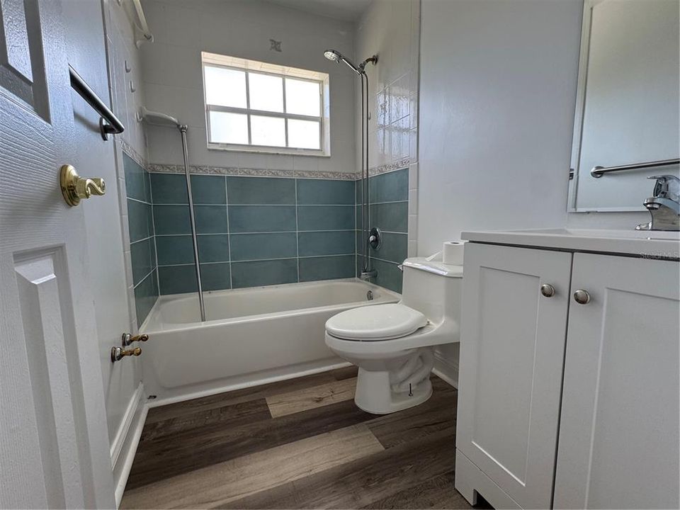 На продажу: $355,000 (3 спален, 2 ванн, 1296 Квадратных фут)