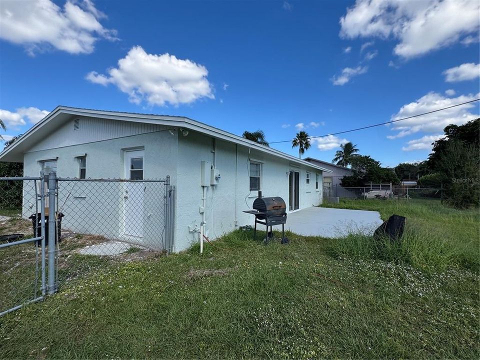 На продажу: $355,000 (3 спален, 2 ванн, 1296 Квадратных фут)