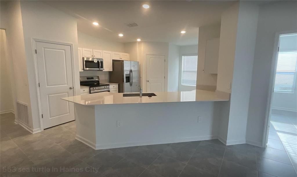 En Renta: $2,300 (4 camas, 3 baños, 2109 Pies cuadrados)