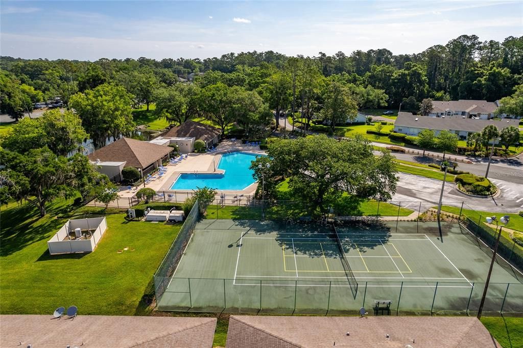 For Sale: $239,000 (2 beds, 2 baths, 1373 Square Feet)