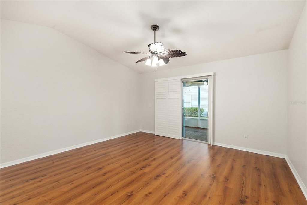 For Sale: $239,000 (2 beds, 2 baths, 1373 Square Feet)