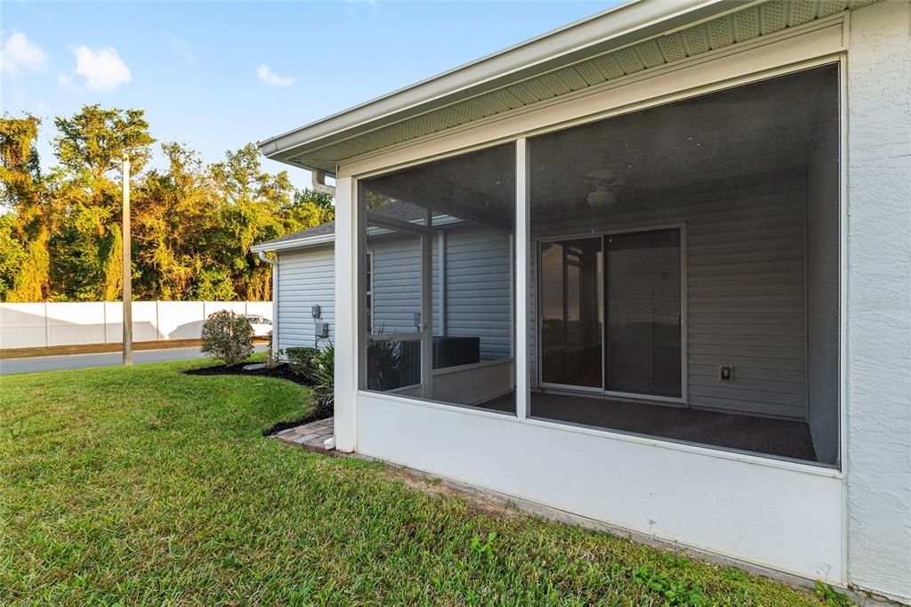 For Sale: $239,000 (2 beds, 2 baths, 1373 Square Feet)