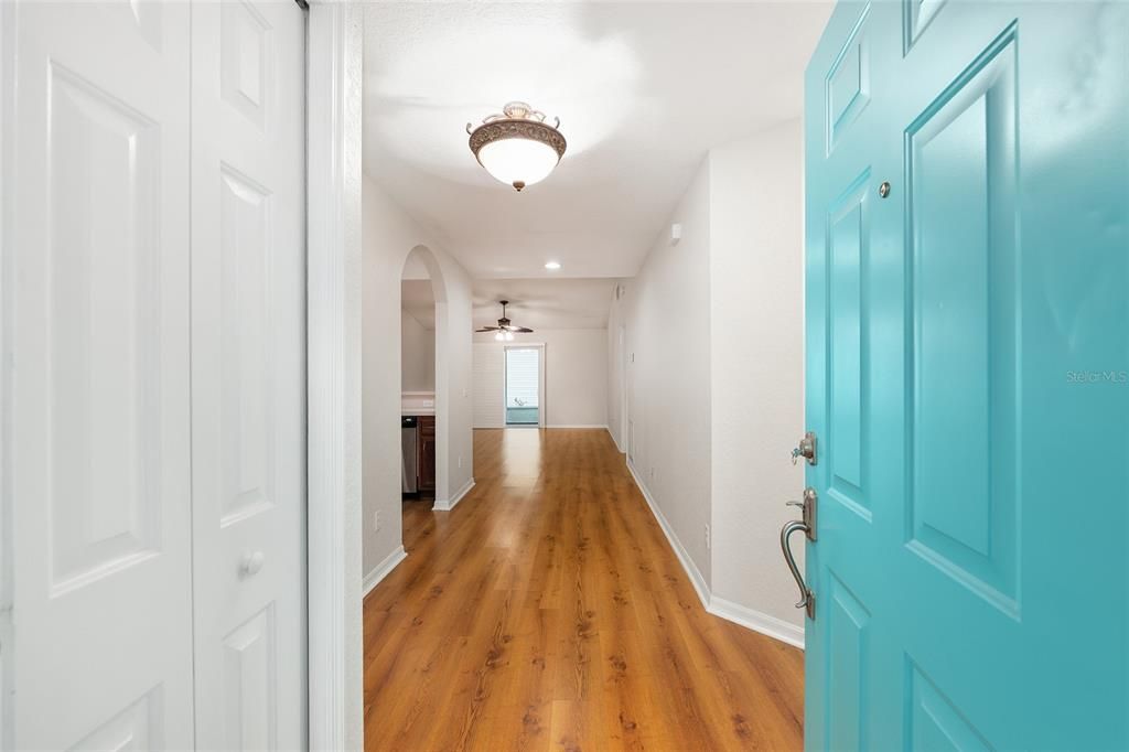 For Sale: $239,000 (2 beds, 2 baths, 1373 Square Feet)