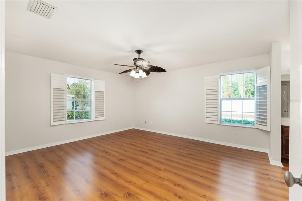 For Sale: $239,000 (2 beds, 2 baths, 1373 Square Feet)