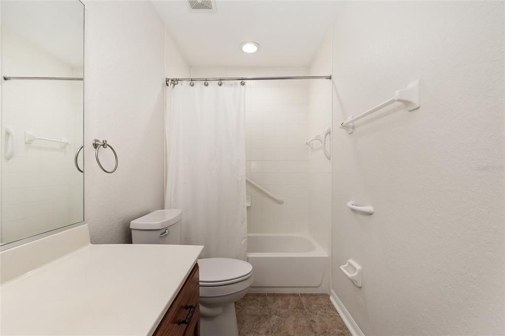 For Sale: $239,000 (2 beds, 2 baths, 1373 Square Feet)