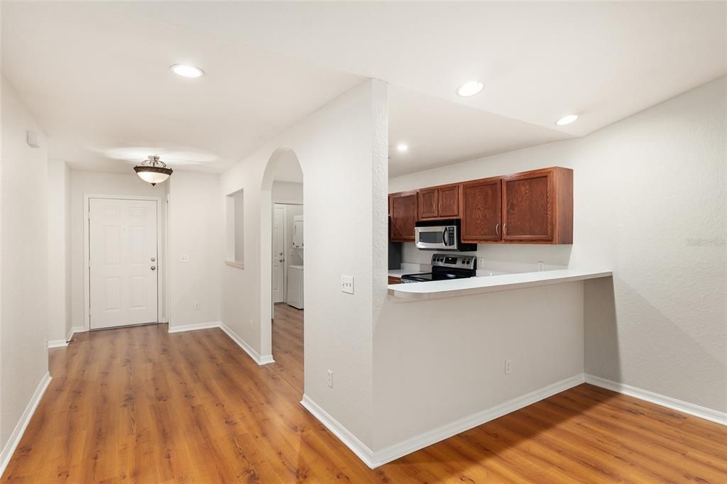 For Sale: $239,000 (2 beds, 2 baths, 1373 Square Feet)