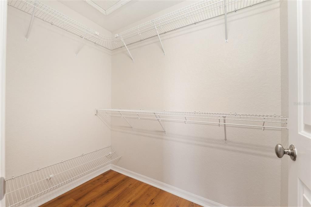 For Sale: $239,000 (2 beds, 2 baths, 1373 Square Feet)