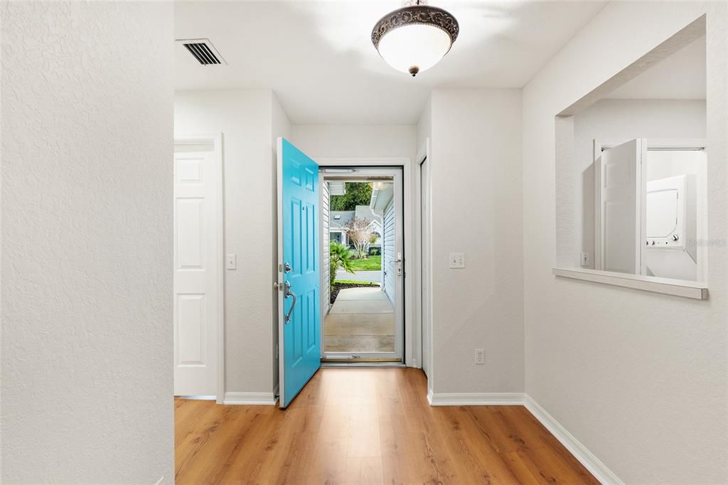 For Sale: $239,000 (2 beds, 2 baths, 1373 Square Feet)