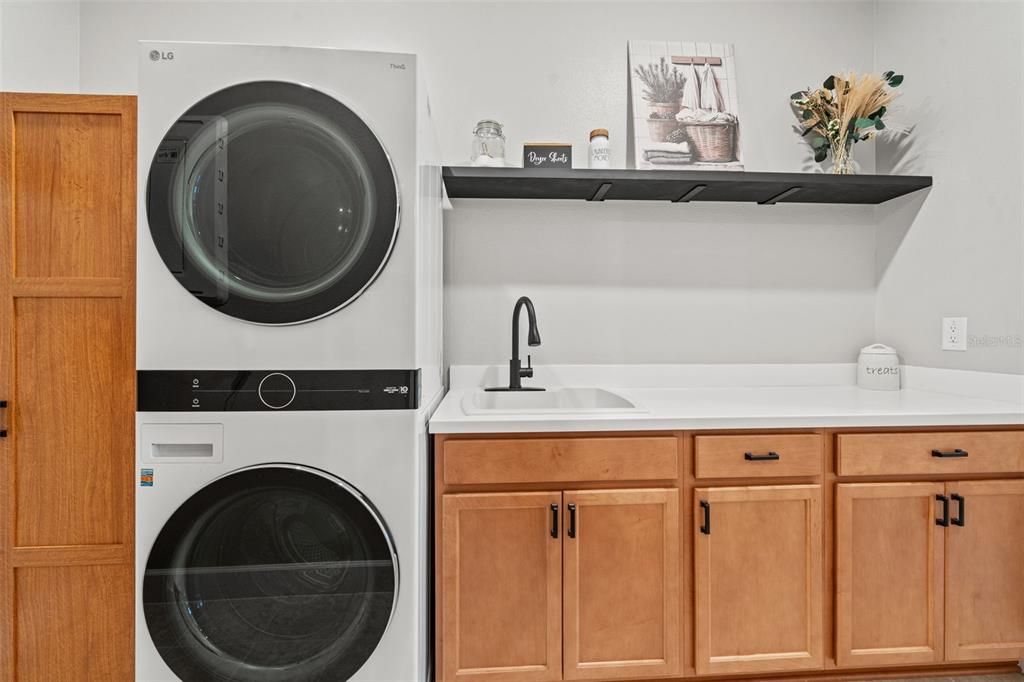 Active With Contract: $675,000 (4 beds, 4 baths, 2920 Square Feet)