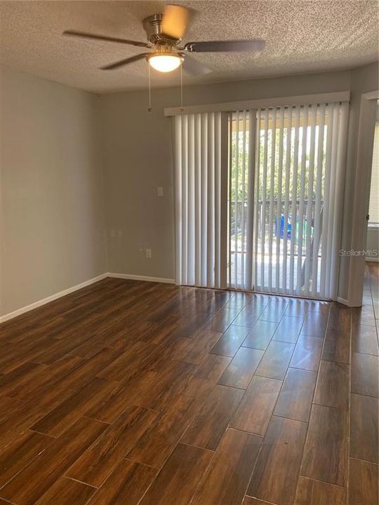 For Rent: $1,250 (1 beds, 1 baths, 526 Square Feet)