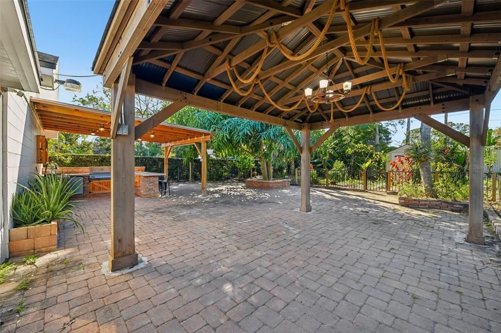 For Sale: $429,000 (3 beds, 2 baths, 1578 Square Feet)