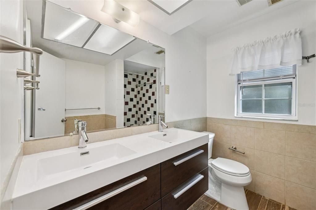 For Sale: $429,000 (3 beds, 2 baths, 1578 Square Feet)