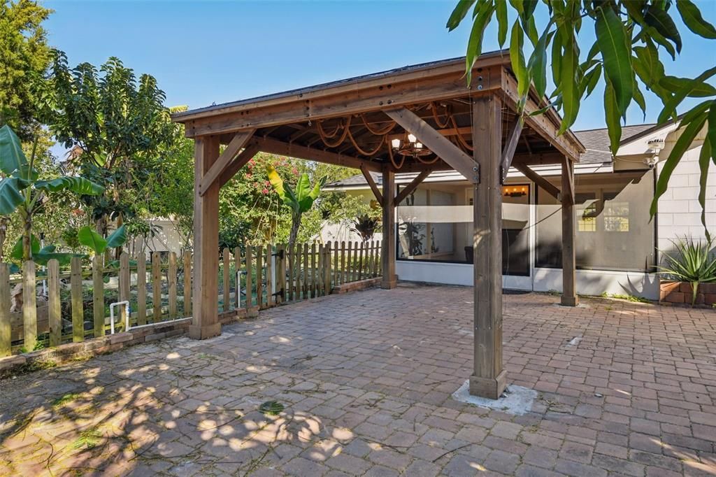 For Sale: $429,000 (3 beds, 2 baths, 1578 Square Feet)