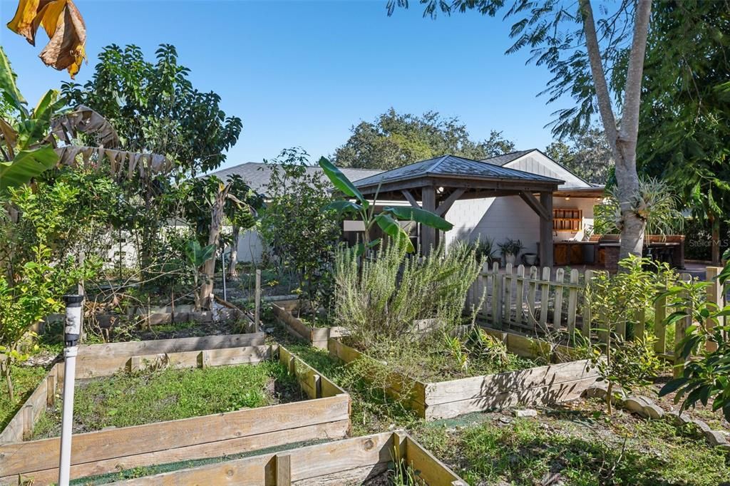 For Sale: $429,000 (3 beds, 2 baths, 1578 Square Feet)