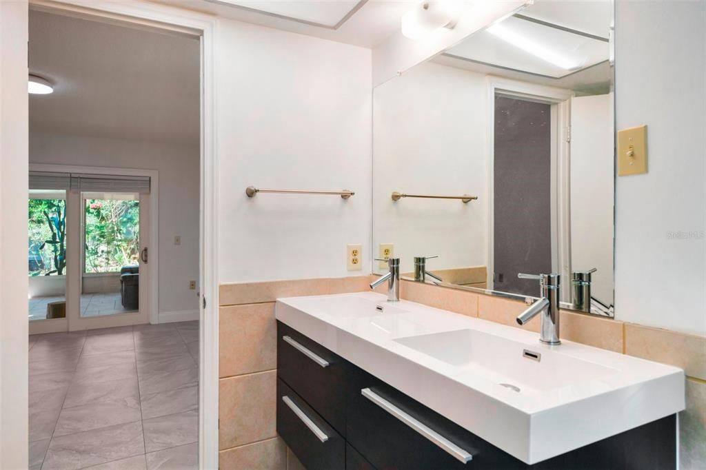 For Sale: $429,000 (3 beds, 2 baths, 1578 Square Feet)