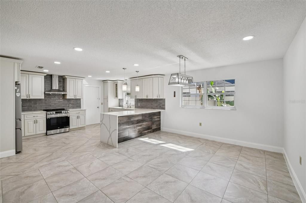 For Sale: $429,000 (3 beds, 2 baths, 1578 Square Feet)