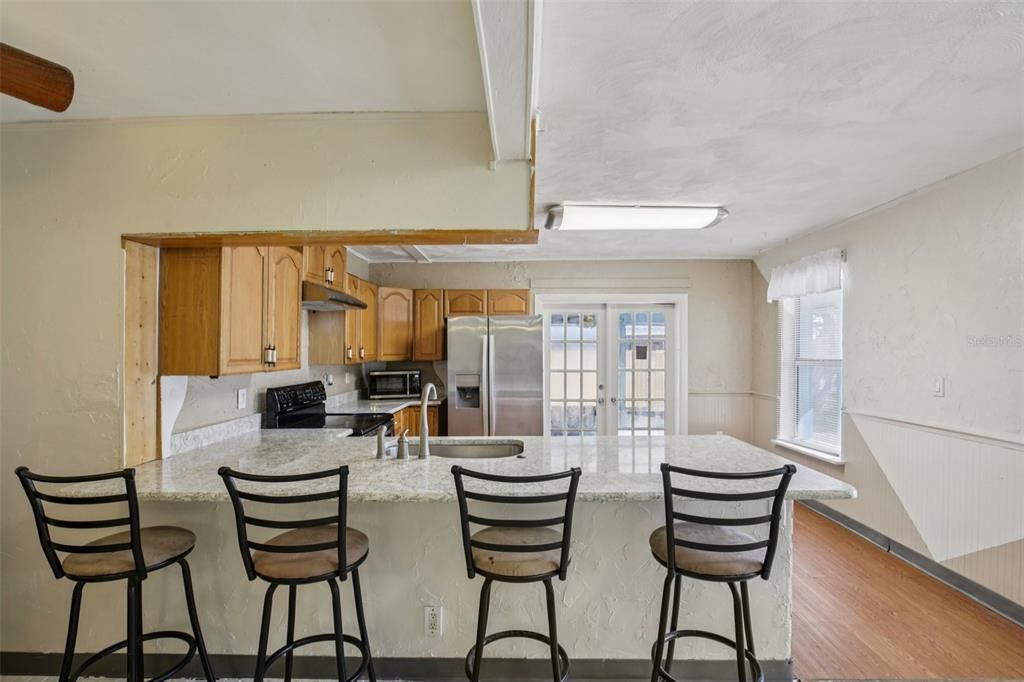 For Sale: $200,000 (3 beds, 1 baths, 1074 Square Feet)