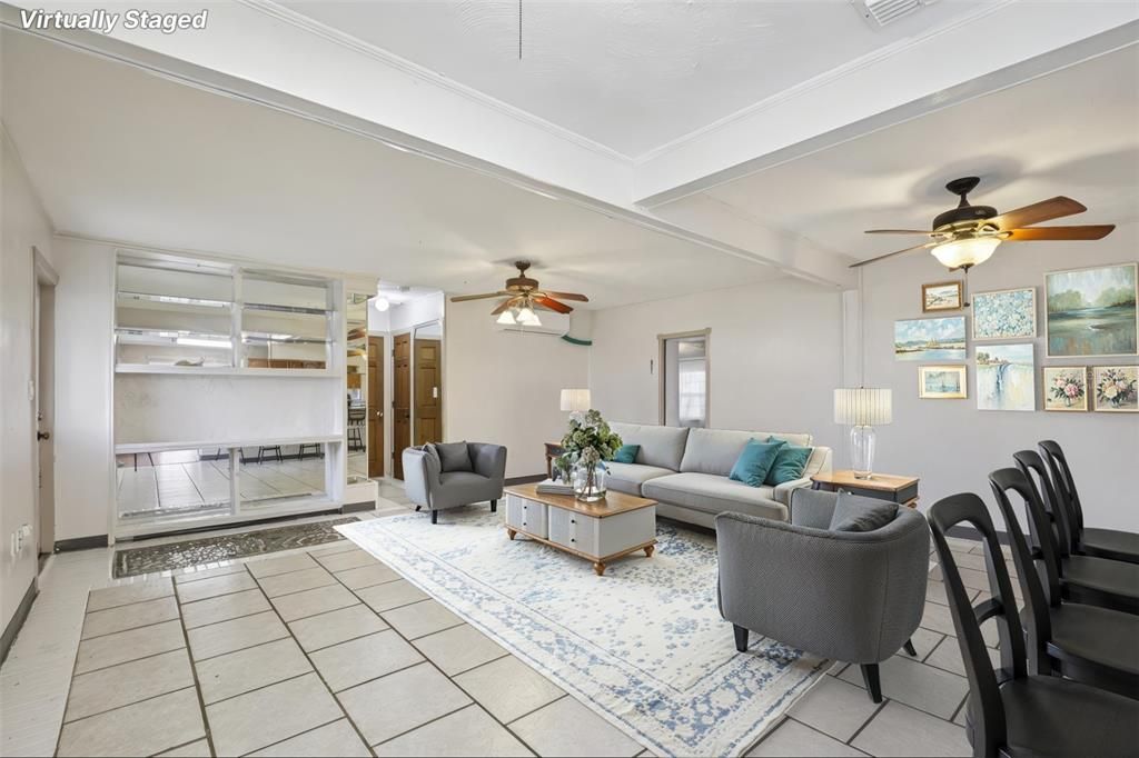 For Sale: $200,000 (3 beds, 1 baths, 1074 Square Feet)