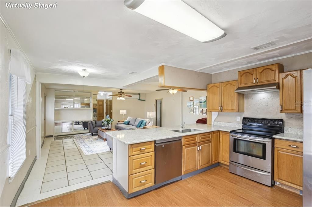 For Sale: $200,000 (3 beds, 1 baths, 1074 Square Feet)
