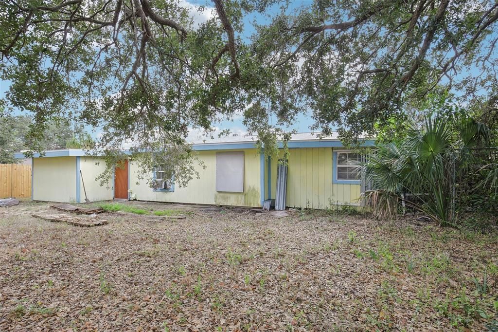 For Sale: $200,000 (3 beds, 1 baths, 1074 Square Feet)