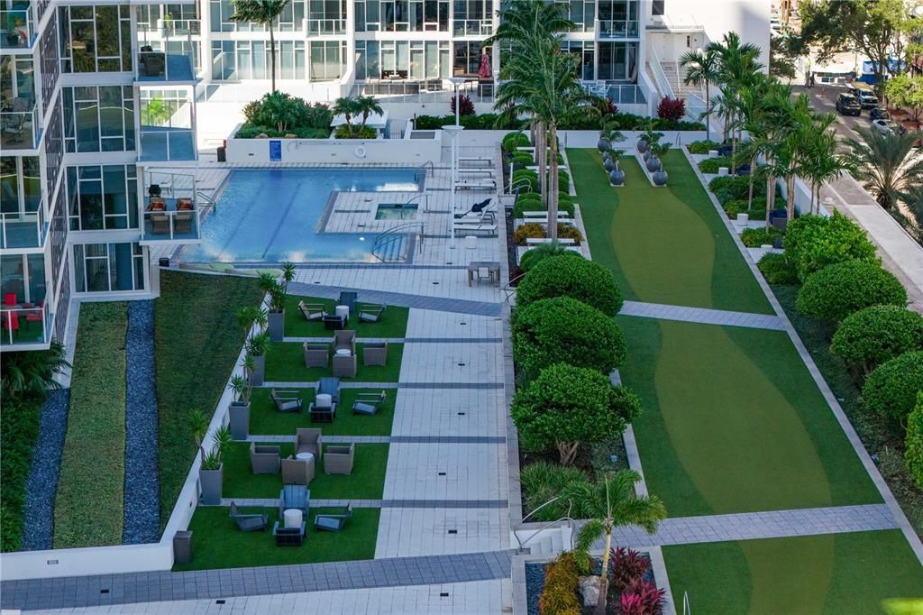 For Rent: $3,995 (1 beds, 1 baths, 915 Square Feet)