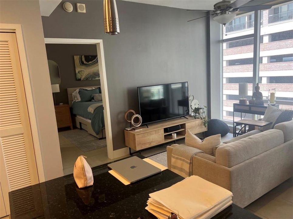 For Rent: $3,995 (1 beds, 1 baths, 915 Square Feet)