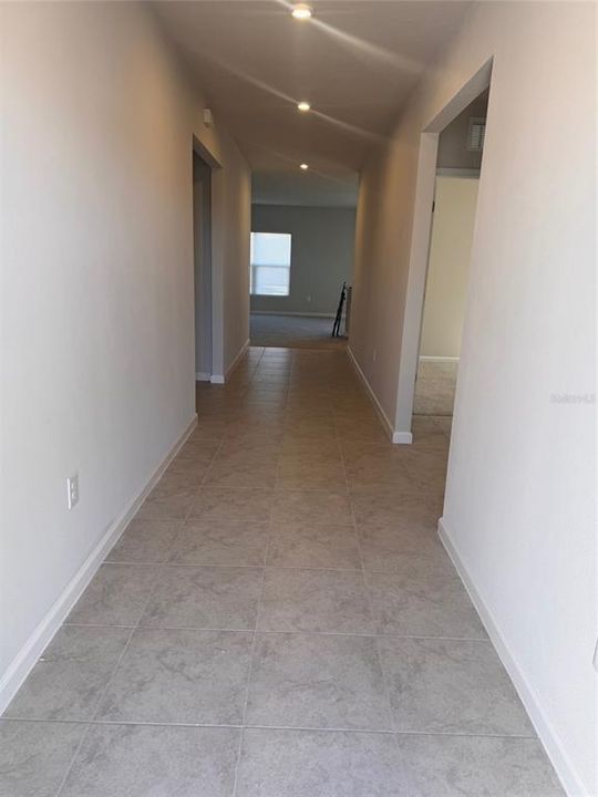 En Renta: $2,500 (4 camas, 2 baños, 2000 Pies cuadrados)