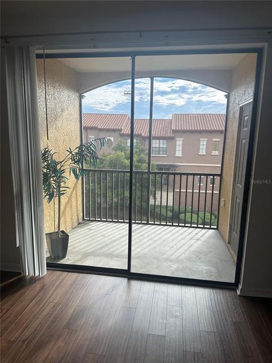 For Rent: $1,600 (2 beds, 2 baths, 1079 Square Feet)