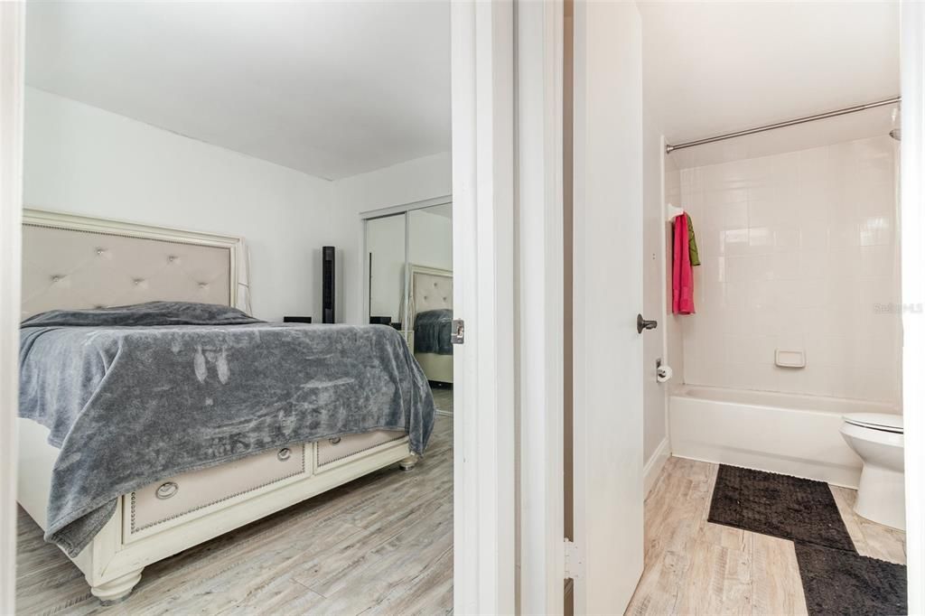 На продажу: $135,000 (2 спален, 1 ванн, 826 Квадратных фут)