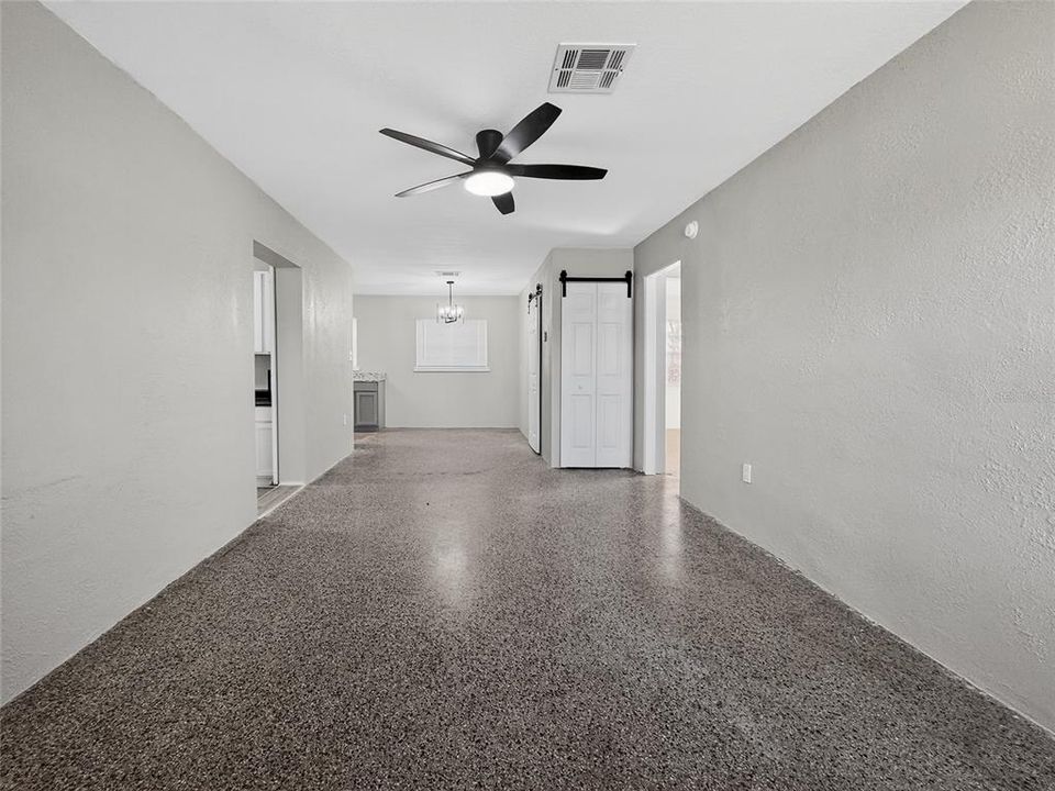 В аренду: $1,800 (3 спален, 1 ванн, 1080 Квадратных фут)