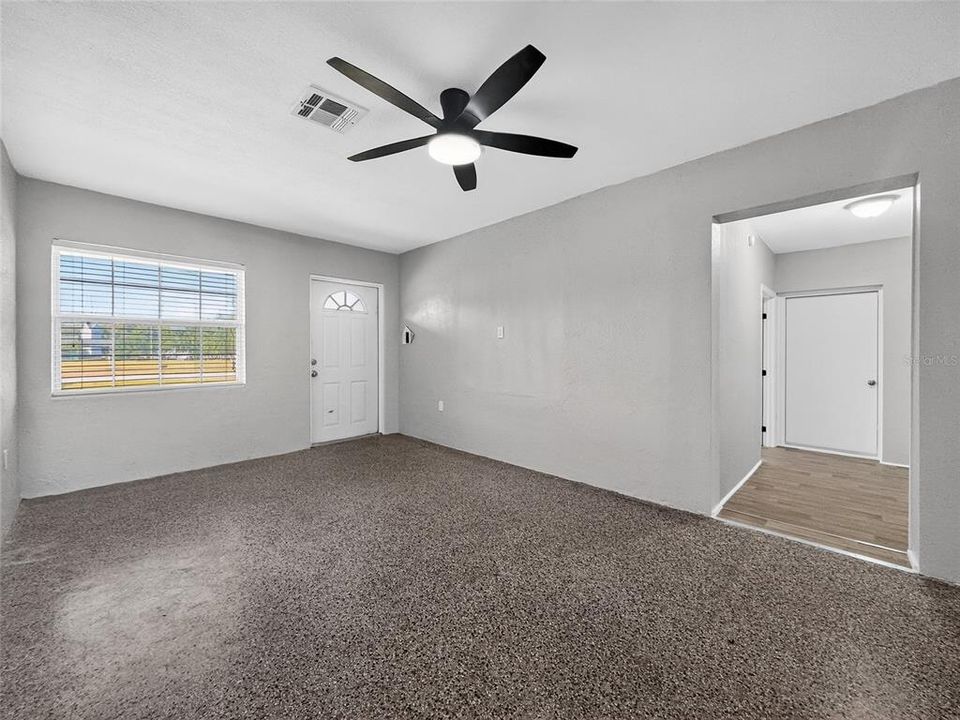 В аренду: $1,800 (3 спален, 1 ванн, 1080 Квадратных фут)