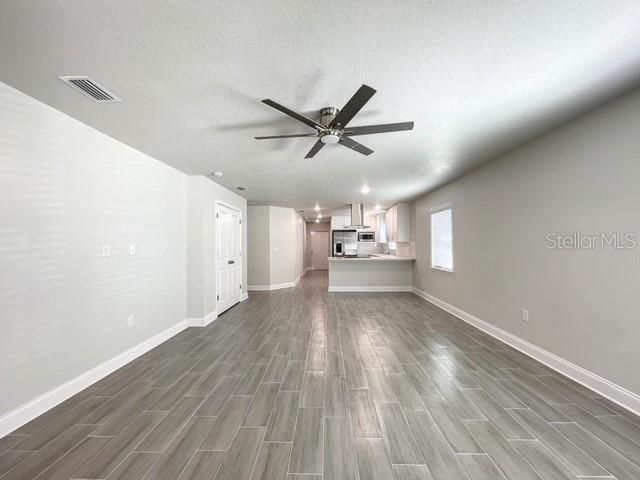 En Renta: $1,895 (3 camas, 2 baños, 1400 Pies cuadrados)