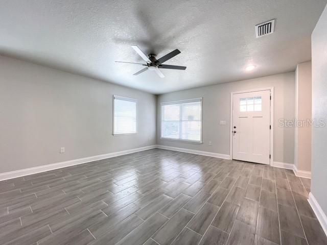 En Renta: $1,895 (3 camas, 2 baños, 1400 Pies cuadrados)