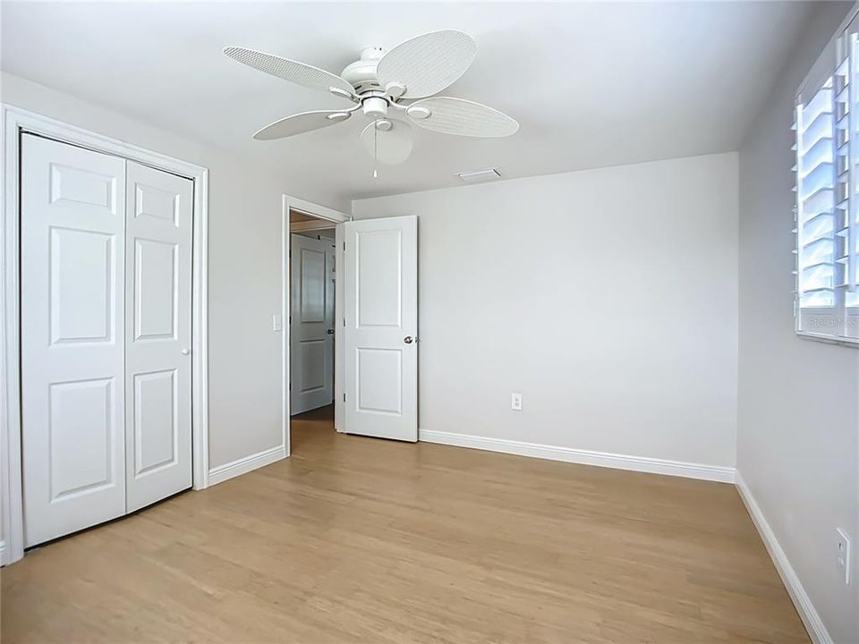 待售: $1,250,000 (2 贝兹, 1 浴室, 1196 平方英尺)