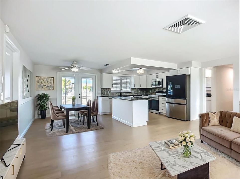 待售: $1,250,000 (2 贝兹, 1 浴室, 1196 平方英尺)